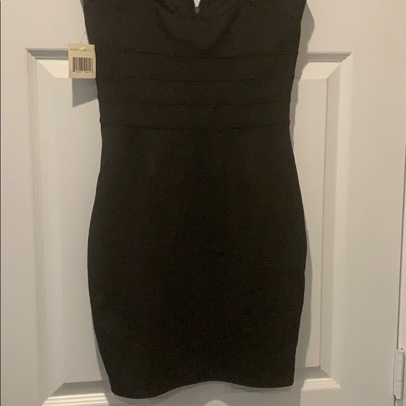 Guess. Nwt! Size 4 black Dress - Picture 4 of 5